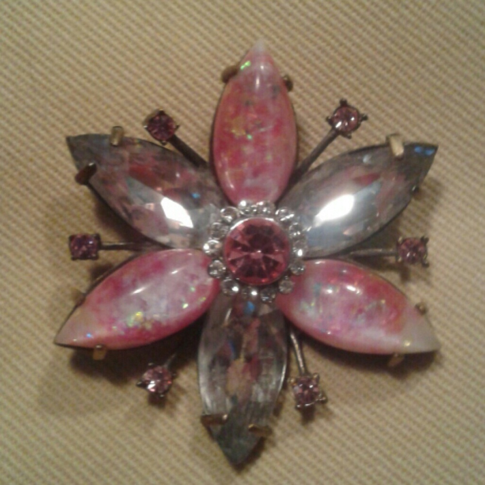 SALE! Vintage flower pretty unique stones rhinestones Brooch
